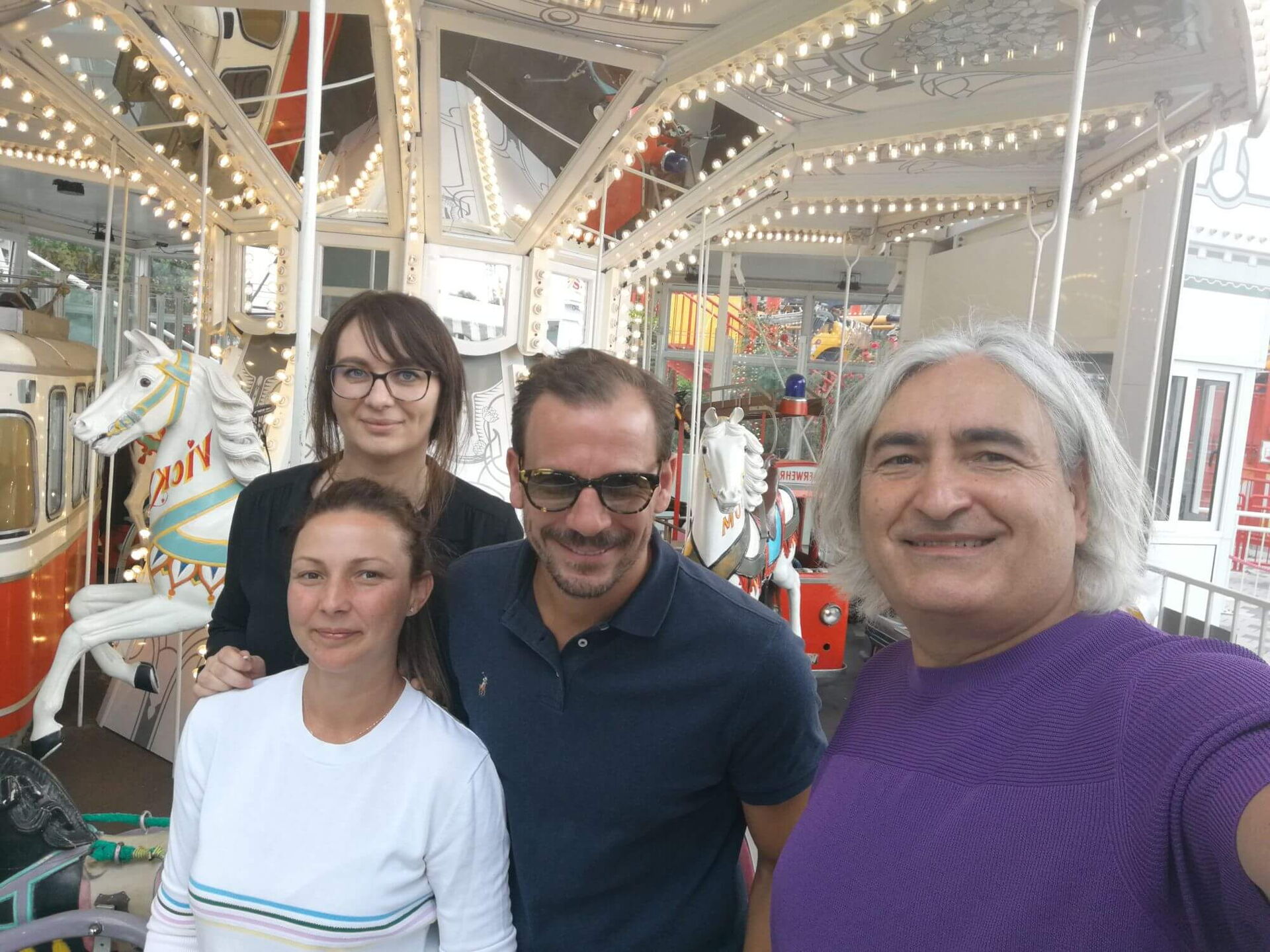 Selfie mit Praterkarussell: Thomas Rihl besucht Partnerunternehmen Koidl.