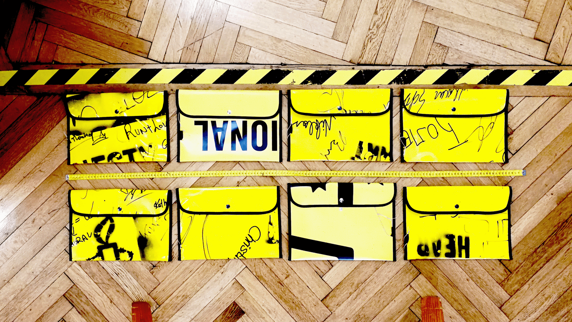 Dokumententasche und Aktenhülle im Look von Amnesty International