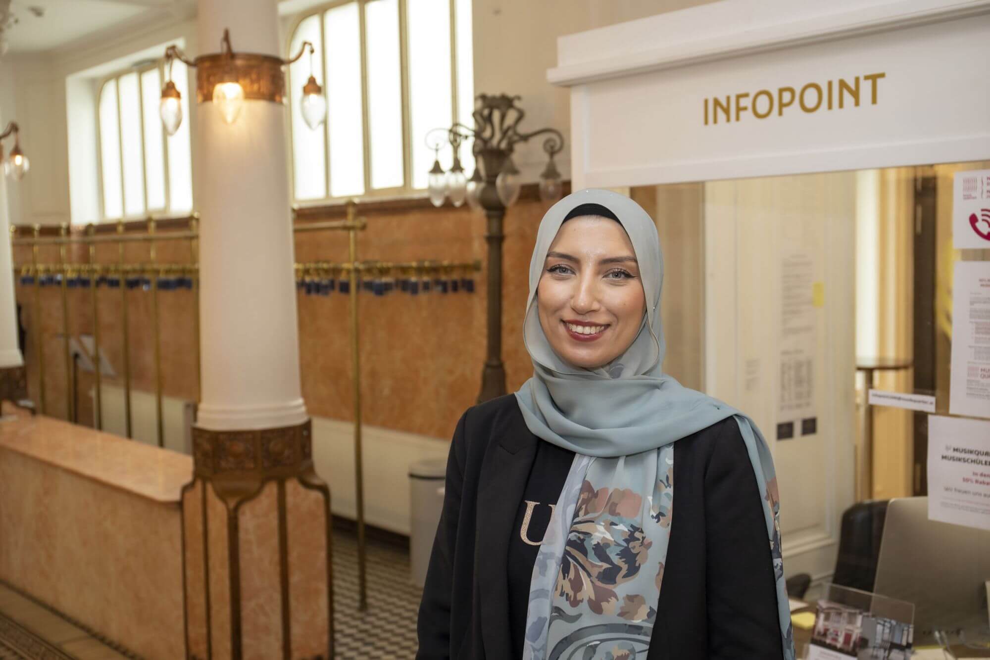 Erfolgsgeschichte von Eman, Frontdesk-Allrounderin bei C. Bechstein