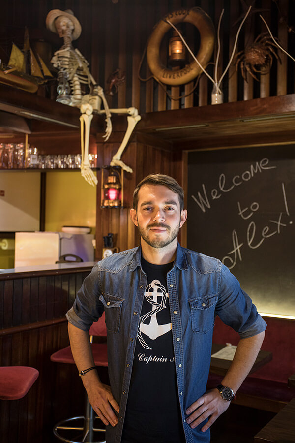 Alex Sokolov in seinem Café.