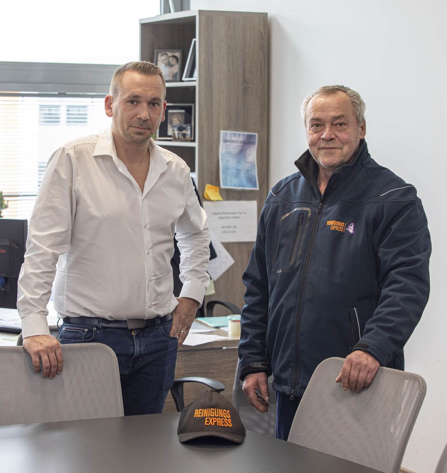 Thomas Zelecic, Geschäftsführer, und Martin Techt im Büro von Zele GmbH.