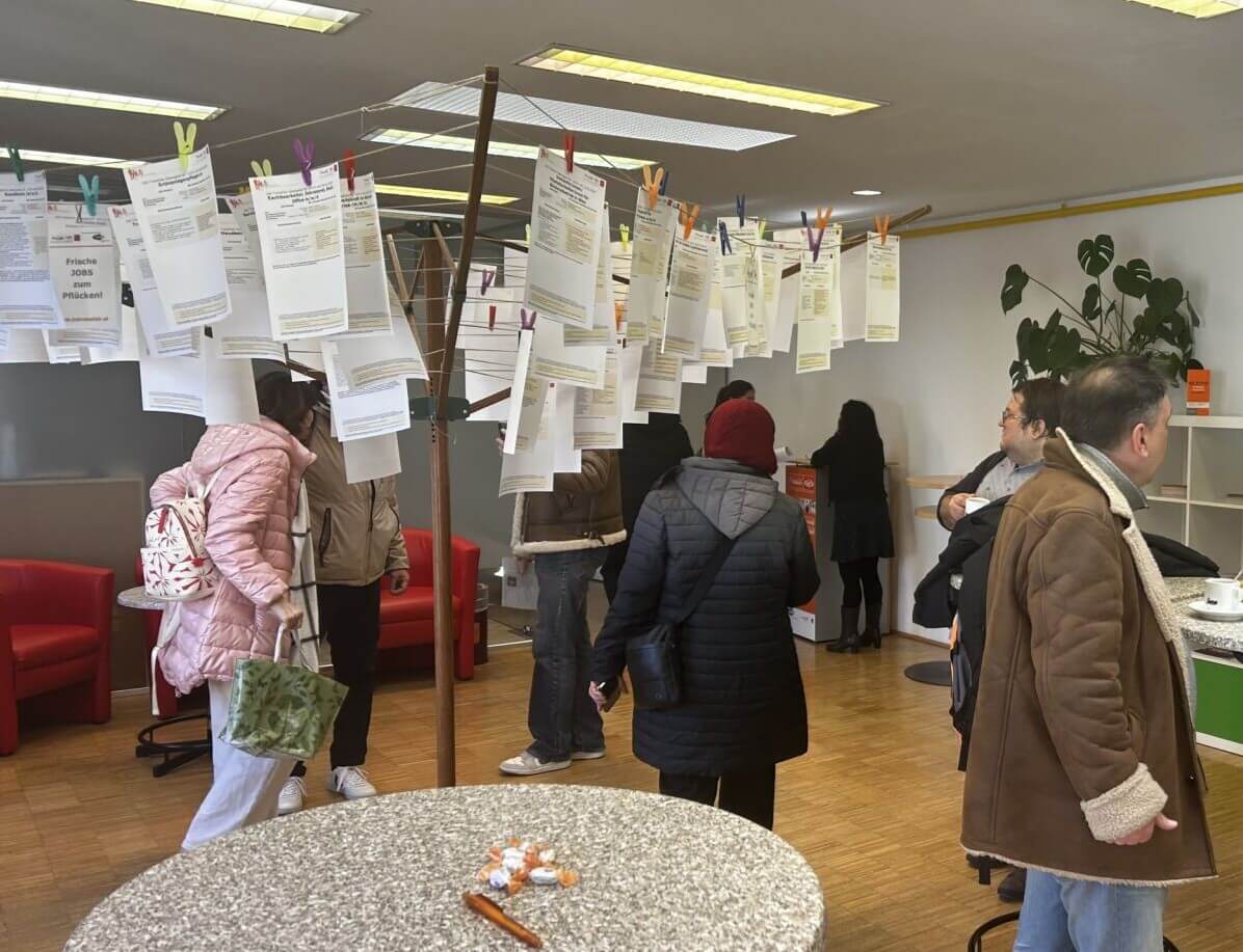 Eine Wäschespinne mit vielen, vielen Jobangeboten